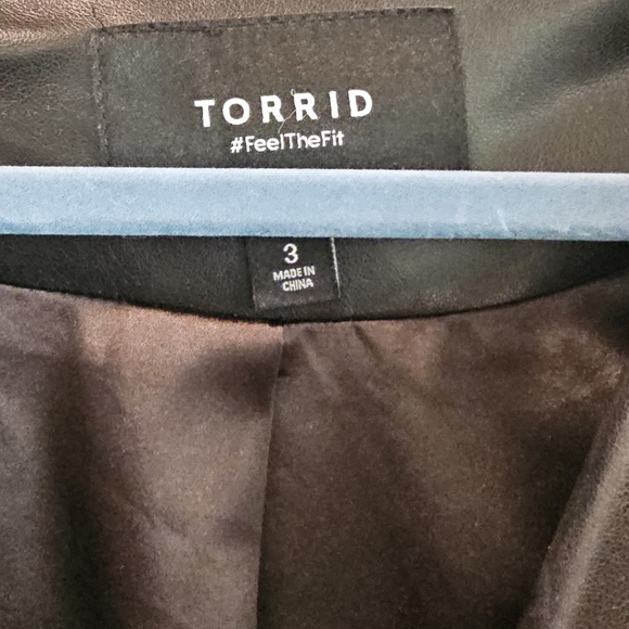 Torrid Black Short Sleeve Faux Leather Jacket Plus Size 3x - Picture 2 of 4